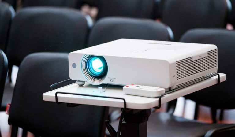 How to Connect Acer Projector to Laptop